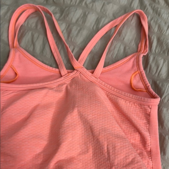 Sweatty Betty Women's activewear small shirt - built in bra - Picture 6 of 6